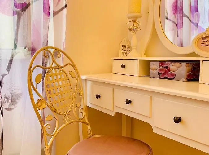 Double A Apartment *